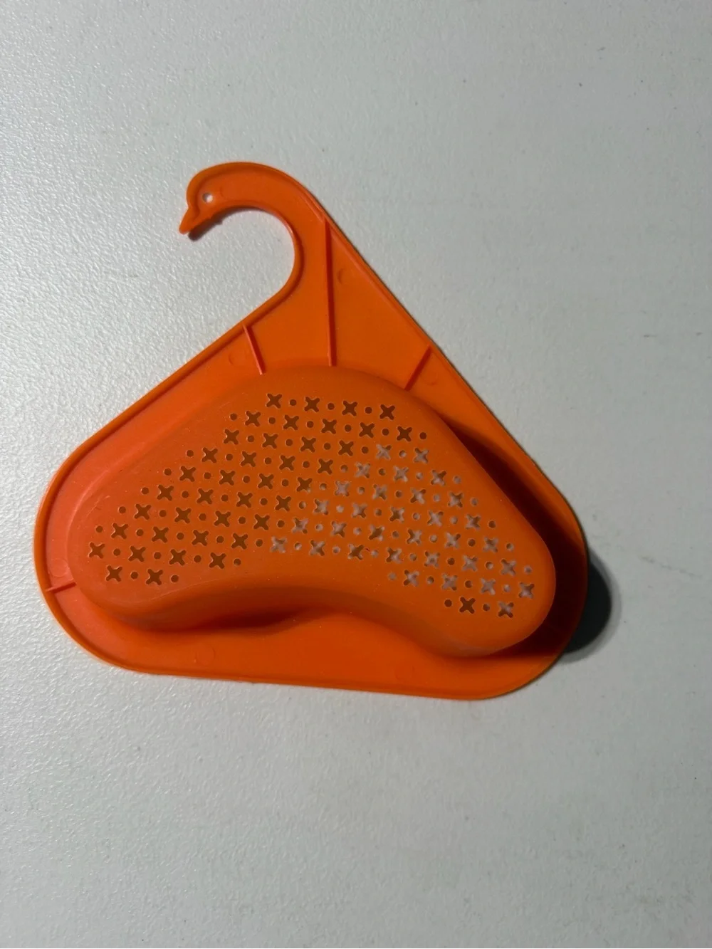 BN orange swan-shaped kitchen sink drain basket Plastic
